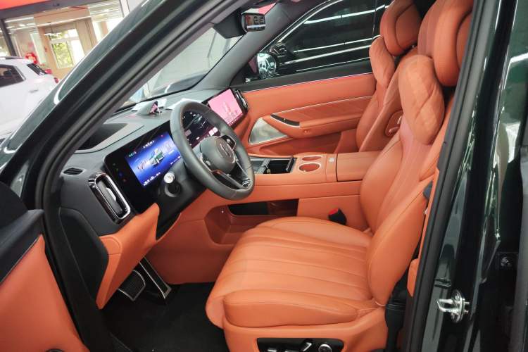 Used Hima AITO M8 2025 Extended-Range Ultra Version 53.4 kWh 6-Seater Edition Left Front Seat