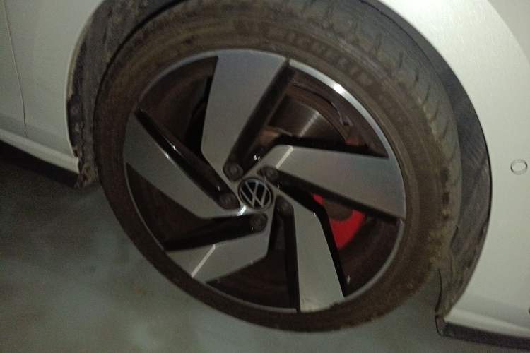 Used Volkswagen Golf GTI 2021 Facelift 380TSI DSG GTI Right Front Wheel Hub