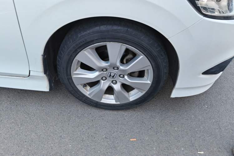 Used Honda Jade 2014 1.8L Automatic Comfort Elite Version 5 Seats Right Front Wheel Hub