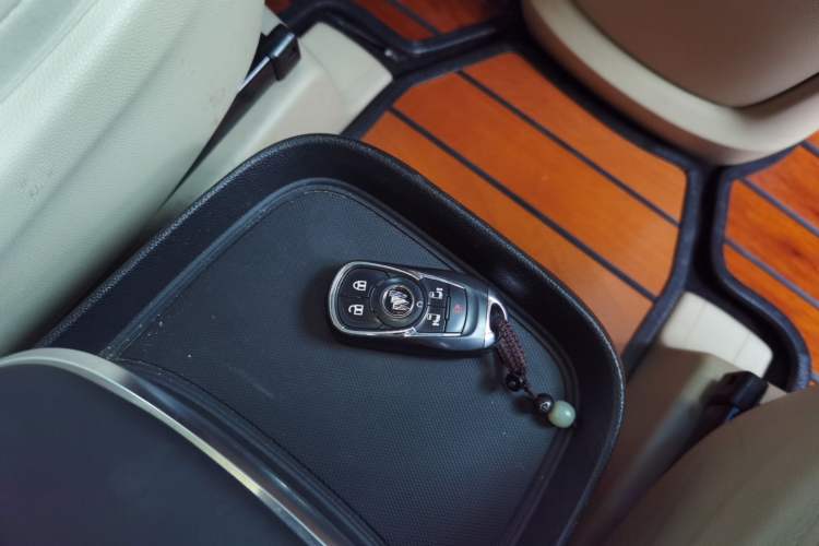 Used Buick GL8 2023 ES Lu Zun Deluxe Model