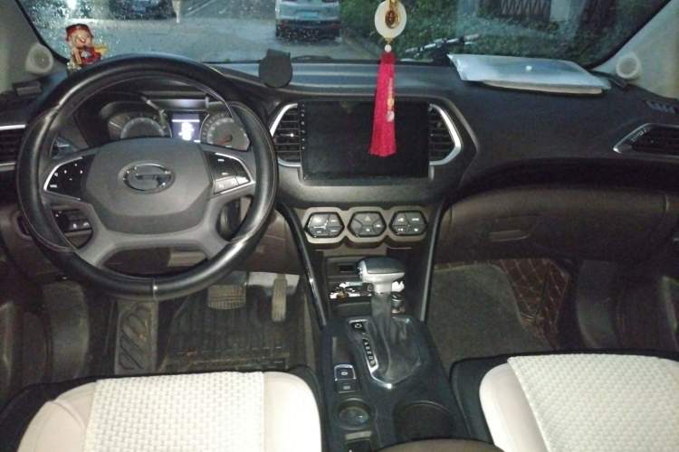 Used GAC Trumpchi GS4 2017 235T Automatic Two-Wheel Drive Elite Edition Center Console