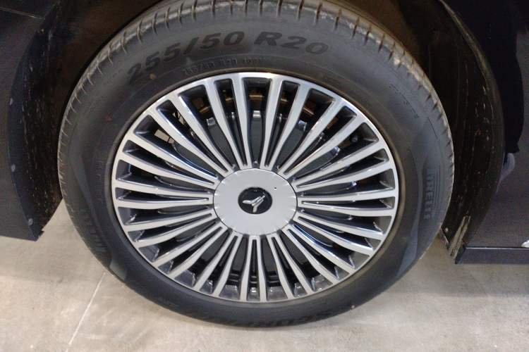 Used VOYAH Dream 2025 PHEV Four-Wheel-Drive Flagship Kunpeng Edition Right Rear Wheel Hub