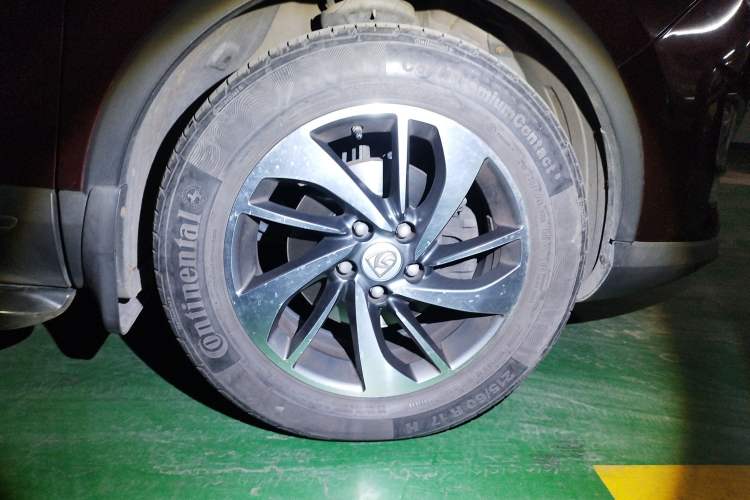 Used Baojun 560 2016 1.5T Manual Luxury Model Right Front Wheel Hub