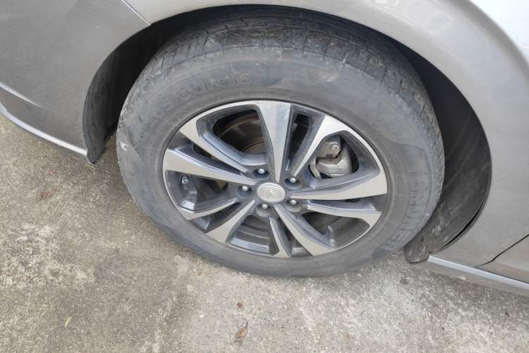 Used CHANGAN Eado 2020 PLUS Blue Whale NE 1.4T GDI DCT Prestige Model Left Front Wheel Hub
