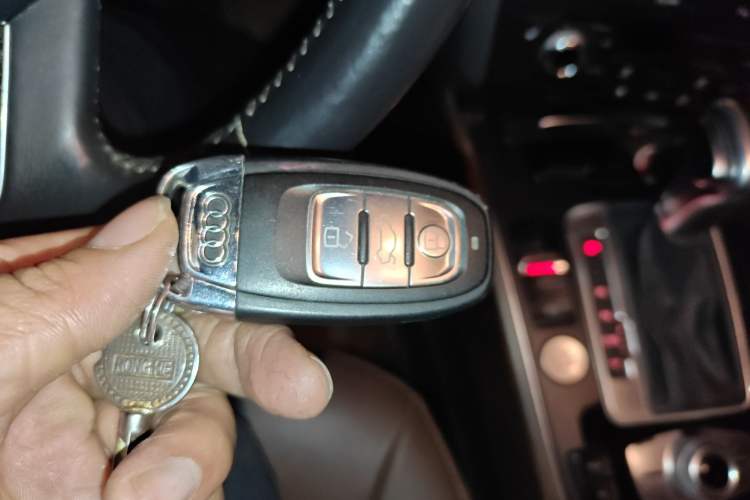 Used Audi Q5 2015 40 TFSI Comfort Model
