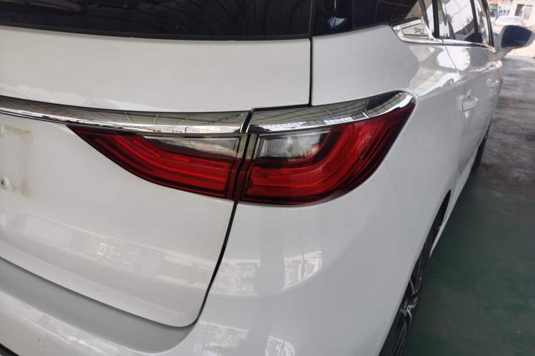 Used BYD Song MAX 2017 1.5T Manual Smart Connect Luxury 7-Seater