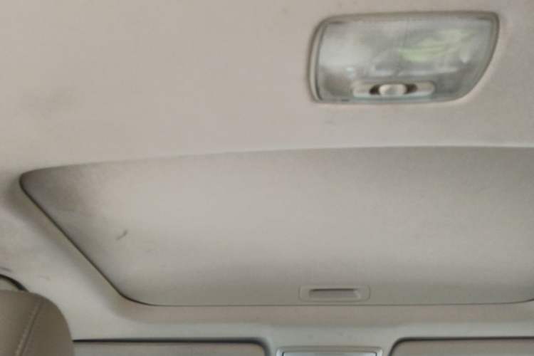 Used Honda CR-V 2015 2.0L two-wheel drive Fashion Edition Headliner