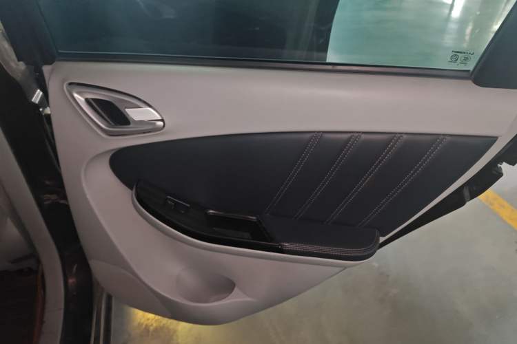 Used Luxgen 5 2015 1.8T Automatic ZhiZun Model
