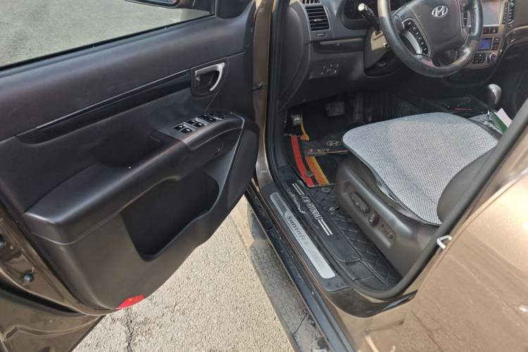 Used Hyundai Santa Fe Classic 2012 2.4 Ultimate Edition 7-Seater Four-Wheel Drive Driver Seat