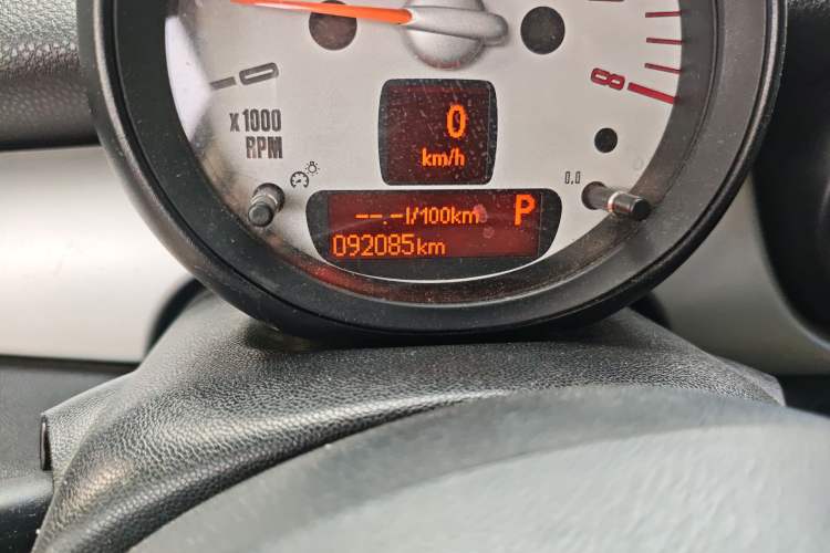 Used MINI Clubman  Odometer Close Up