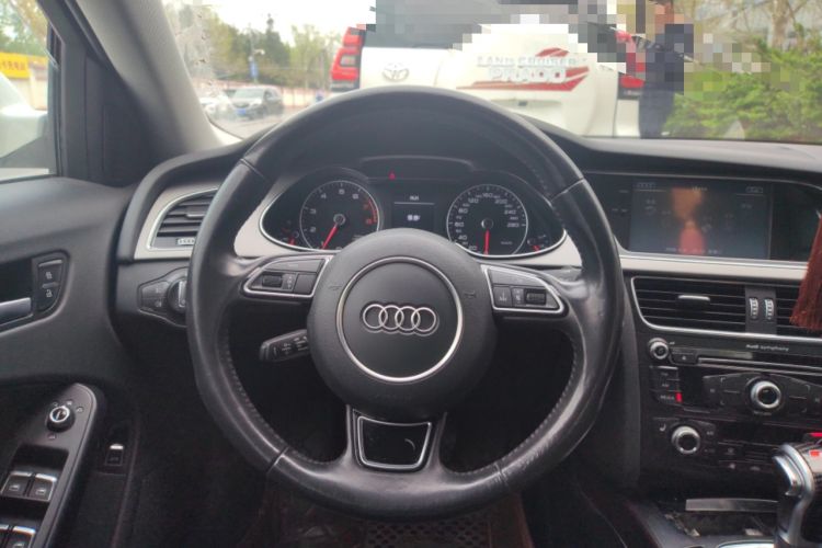 Used Audi A4L 2015 35 TFSI Automatic Comfort Model Steering Wheel