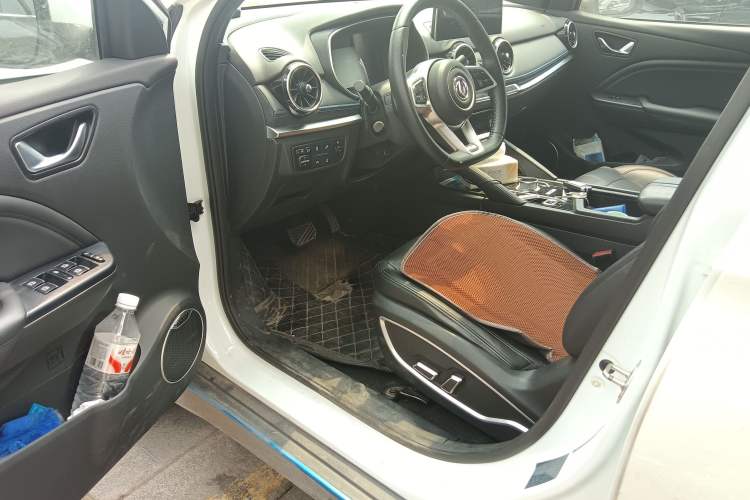 Used Dongfeng Fengon E3 2019 EVR Extended-Range Luxury Model Driver Seat