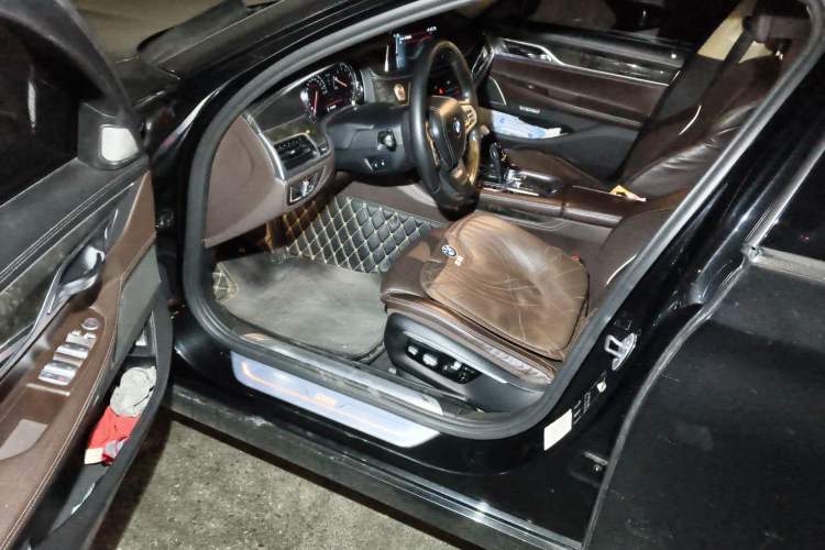 Used BMW 7 Series 2017 730Li Luxury Model
