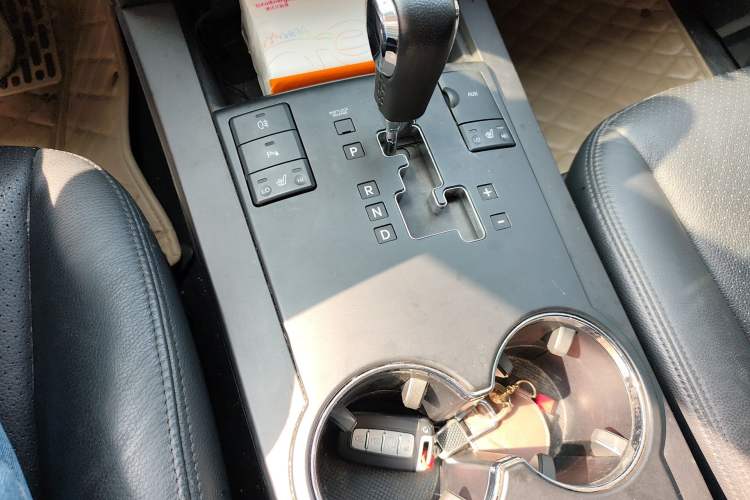 Used Kia Borrego 2015 3.8L Luxury Edition China IV