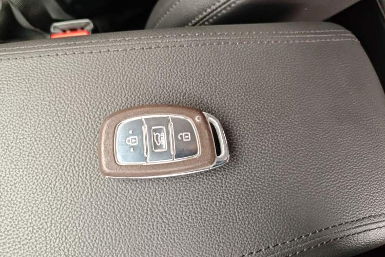 Used Hyundai Tucson 2018 1.6T Dual-Clutch Two-Wheel Drive 15th Anniversary Special Edition Vehicle Key