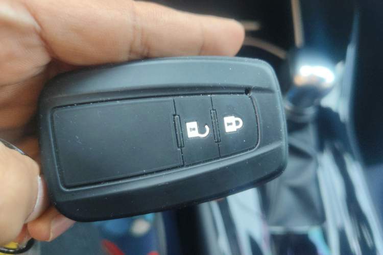 Used Toyota C-HR 2018 2.0L Luxury Edition China V Standard Vehicle Key