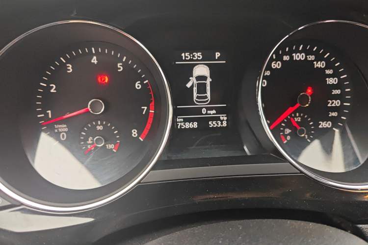 Used Volkswagen Sagitar 2018 280TSI DSG Comfort Model Odometer Close Up