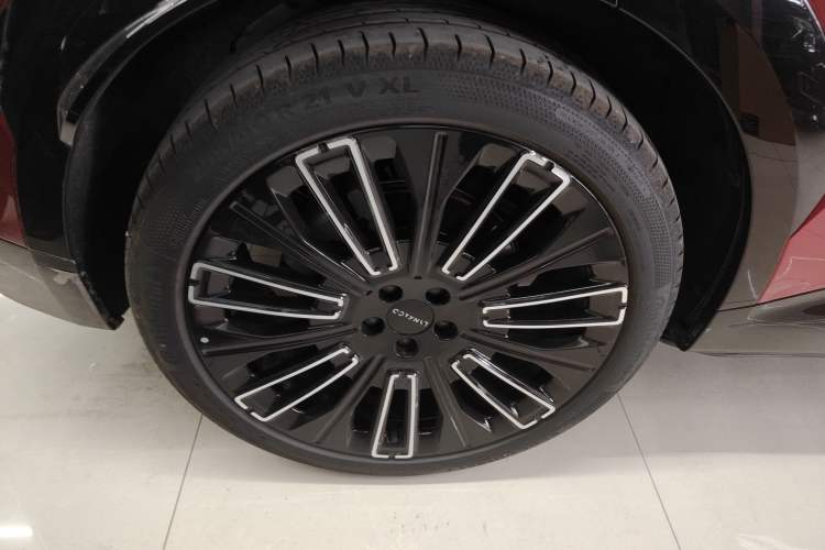 Used Lynk & Co 08 EM-P 2023 120km Long-Range Halo Exterior 5