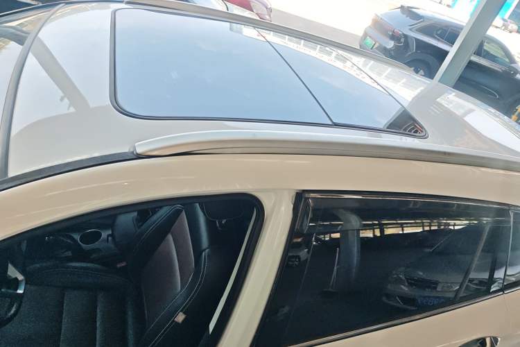 Used HYOSOW S6 2017 1.5T Manual Phantom Joy Model