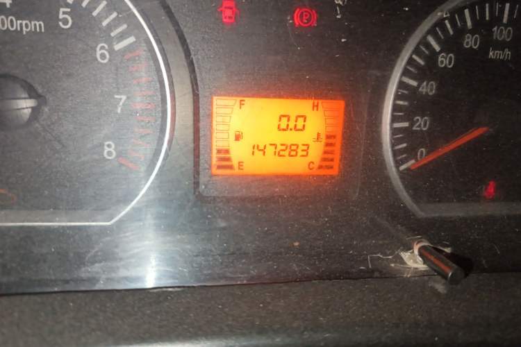 Used FORTHING Lingzhi 2016 M3L 1.6L 7-Seater Comfort Model Odometer Close Up