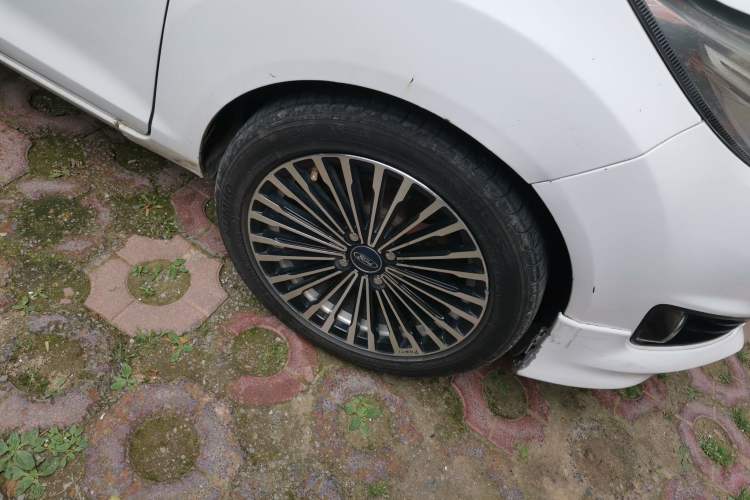 Used Ford Fiesta 2014 Hatchback 1.0 GTDi Automatic Dynamic Model Right Front Wheel Hub