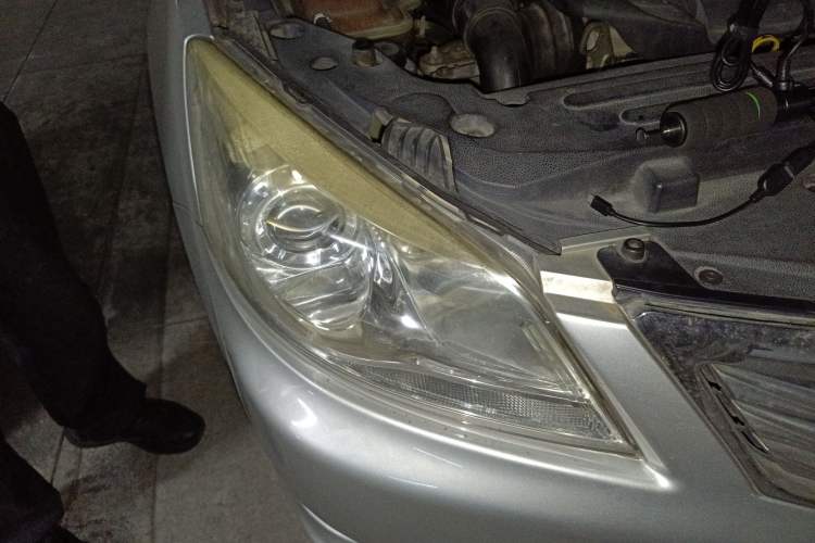 Used CHANGAN Raeton 2013 1.8T Automatic Elite Model China IV Standard Right Front Headlight