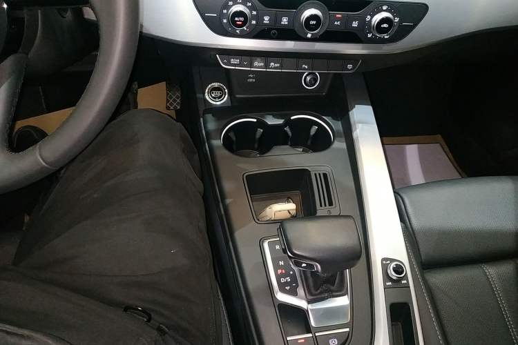 Used Audi A4L 2023 40 TFSI Fashion Dynamic Model
