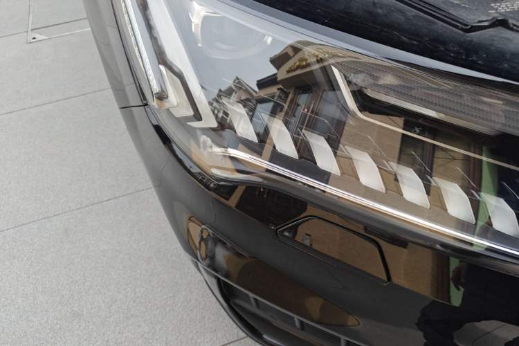 Used Audi Q7 2021 55 TFSI quattro S line Sport model Right Front Headlight