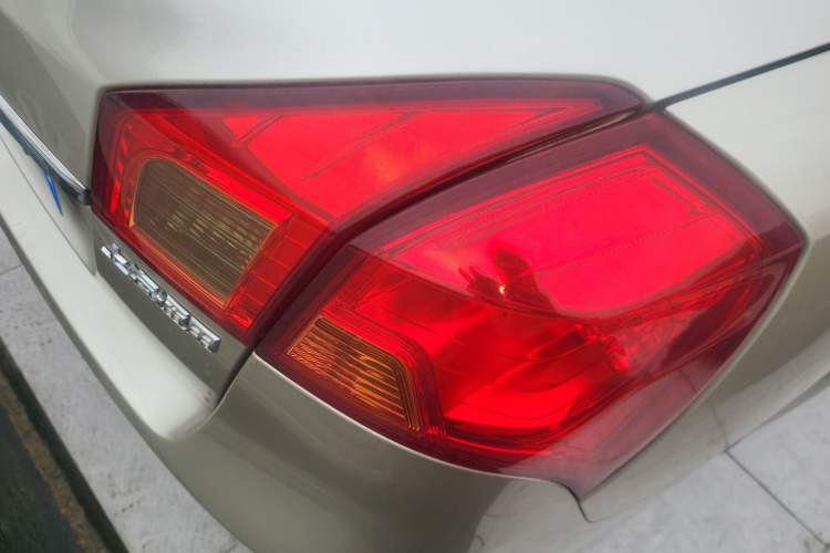 Used Buick Excelle 2013 1.5L Automatic Classic Model Right Rear Taillight
