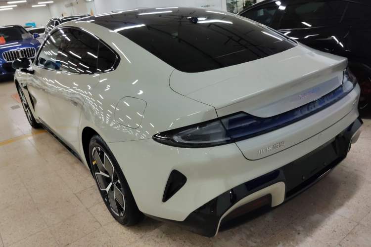 Used Xiaomi Auto SU7 2024 Rear-Drive Ultra-Long Range Advanced Pro-Level Intelligent Driving Version Rear Left 45 Deg