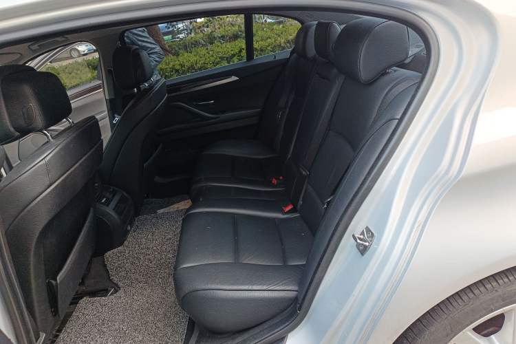 Used BMW 5 Series 2012 530Li Leading Model
