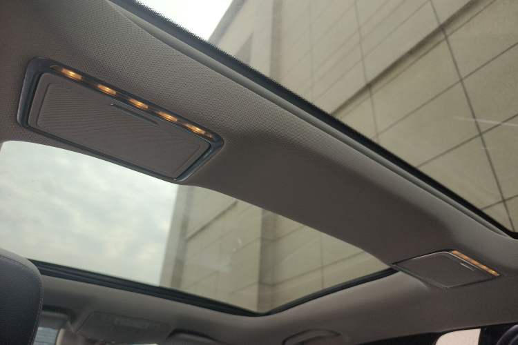 Used Mercedes-Benz E-Class 2016 E 300 L Luxury Model