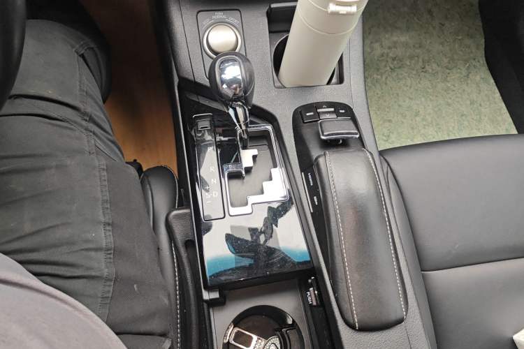 Used Lexus ES 2013 250 Elite Edition Gear Lever