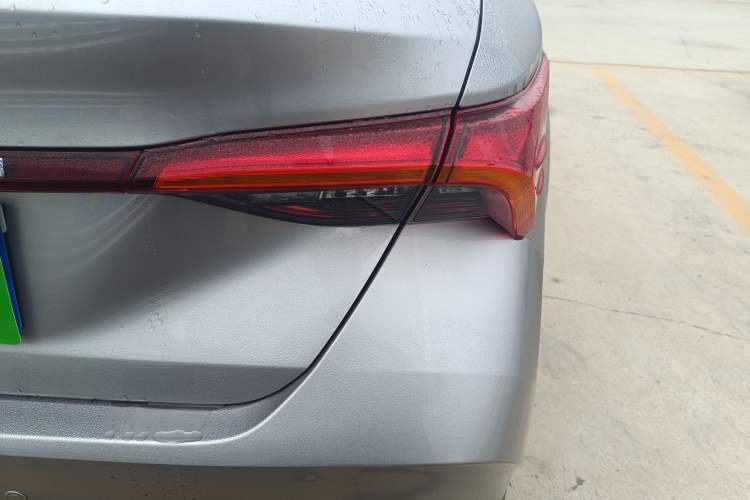 Used Toyota Avalon 2019 2.0L Luxury Edition China VI Standard Exterior 3