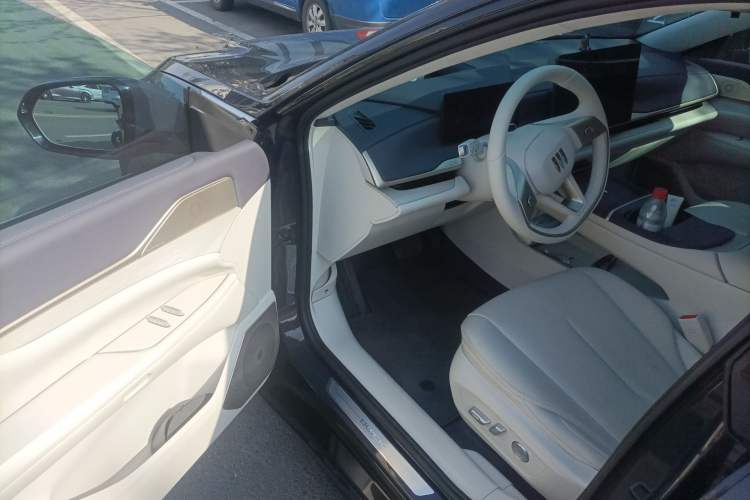 Used Buick L7 2025 Model Luxury Leisure Smart Driving Edition Driver Seat