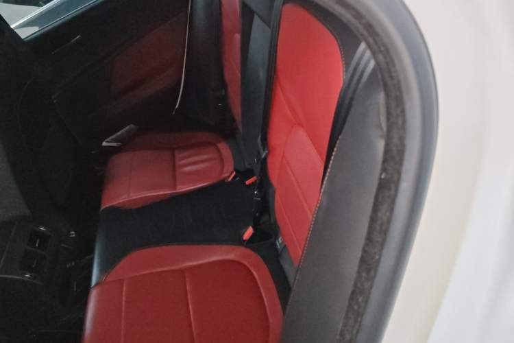 Used Jaguar XE 2018 2.0T 200 PS Two-Wheel-Drive R-Sport Sport Edition
