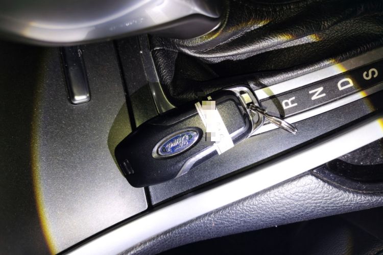 Used Ford Edge 2016 EcoBoost 245 Two-Wheel-Drive Titanium 7-Seater