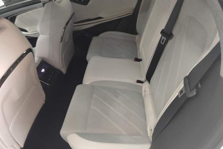 Used VOYAH FREE 2025 318 318 km Rear-Drive Touring Edition