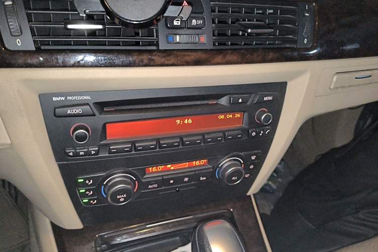 Used BMW 3 Series 2011 320i Sport Edition Audio And AC Panel