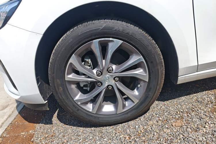 Used Buick Verano 2023 Pro Enjoyment Edition Left Front Wheel Hub