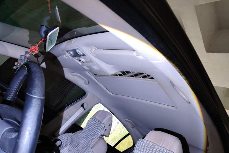 Used Volkswagen Magotan 2012 Revised Version 1.8TSI Leading Edition Headliner