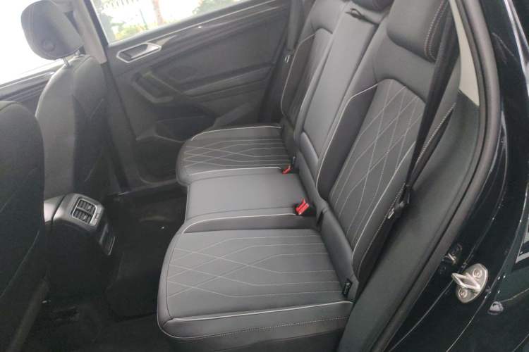 Used Volkswagen Tiguan L 2025 Model, Outstanding Version, 300TSI Automatic Two-Wheel Drive Longteng Edition