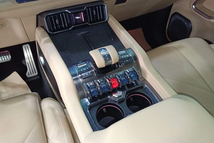 Used Formula Leopard Leopard 8 2025 Smart & Brave Flagship Edition 7 Seats