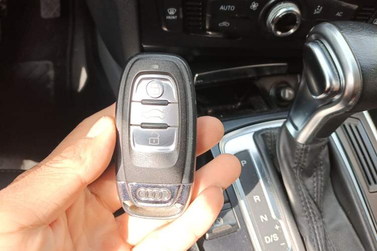 Used Audi A4L 2013 35 TFSI Automatic Standard Model Vehicle Key