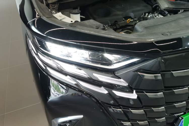 Used Toyota Alphard 2024 Dual-Engine 2.5L Deluxe Edition
