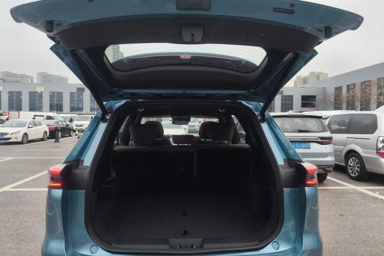 Used Chery Tiggo 8 PLUS C-DM 2025 1.5T 116 km Prestige Version 5 Seats