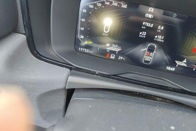 Used Lynk & Co 03 2022 2.0TD DCT GenioPlus Odometer Close Up