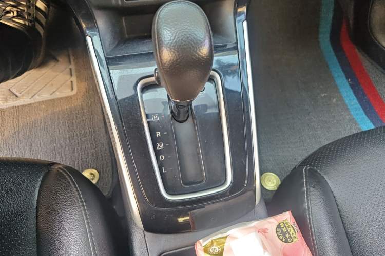 Used Nissan Sylphy 2019 Classic 1.6XL CVT Luxury Edition Gear Lever