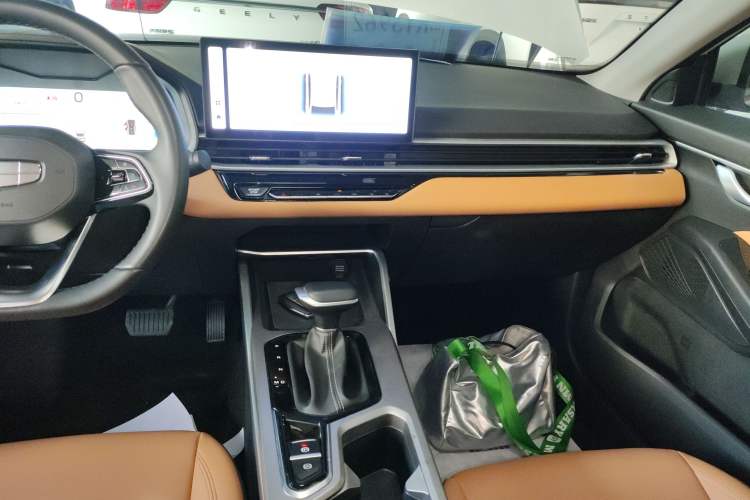 Used Geely Auto Emgrand 2025 4th Generation 1.5L CVT Flagship Version
