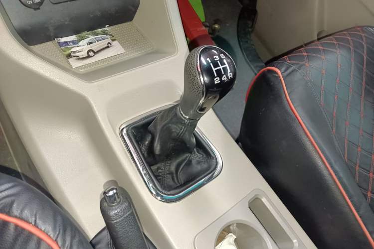 Used FORTHING Lingzhi 2019 Facelifted M5L 1.6L 7-Seater Base Model China VI Standard
